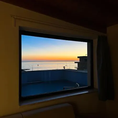 La Terrazza Sul Mare - 15 Min To Fiumicino Appartement Ostie